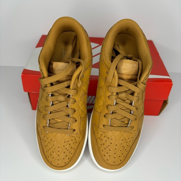 Nike Women’s Quilted Dunk Low - Picture 4 of 6